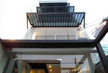 The Front Hotel and Apartments, Патонг