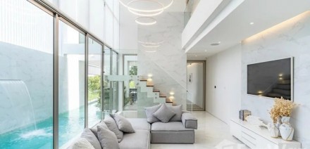 The Residence, Тхеп Красаттри