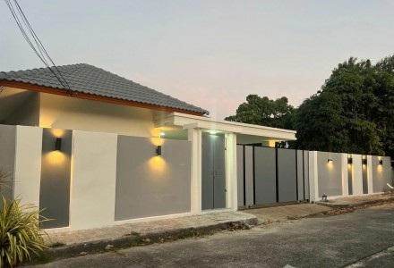 Phuket Thani Village, Si Sunthon