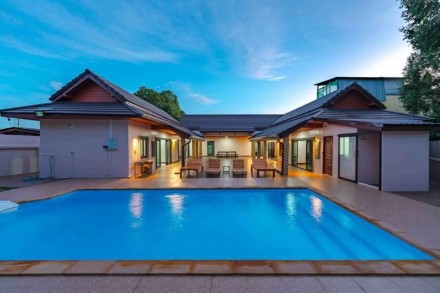 Villa for rent in Chalong, Phuket — 4 bedrooms, private pool, 90,000 ฿/month, fully furnished