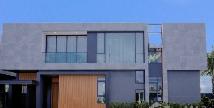 Longone Villa, Чалонг